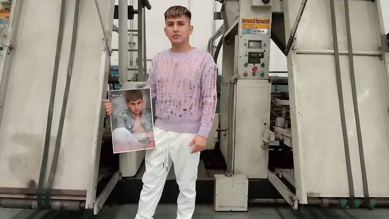 Este talentoso cantante visitó las instalaciones del periódico El Sol del Bajío